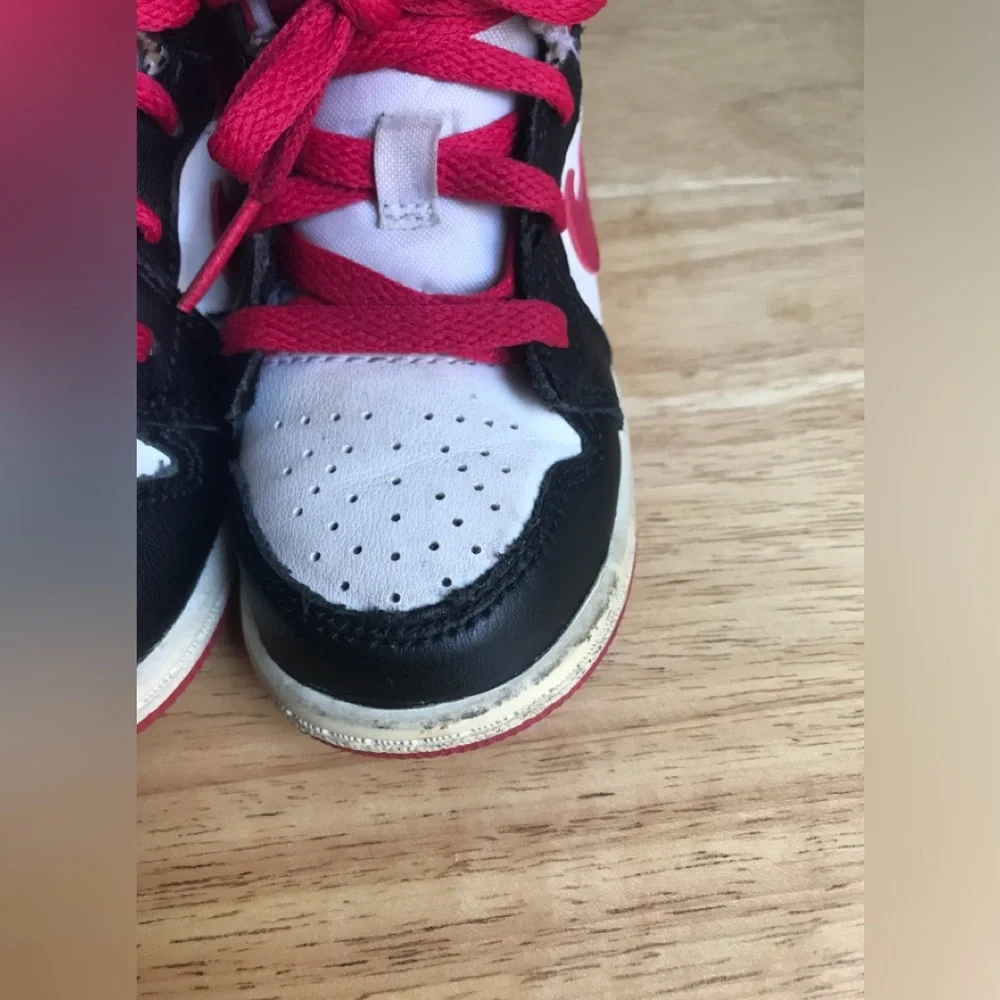 Jordan 1 High-Top Sneaker Red And Black Kids Size: US Toddler 7C EUR 23.5 CM 13